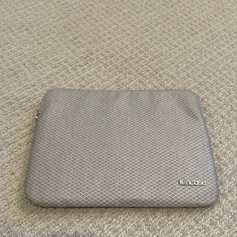 In case iPad case apex 11”x8.5